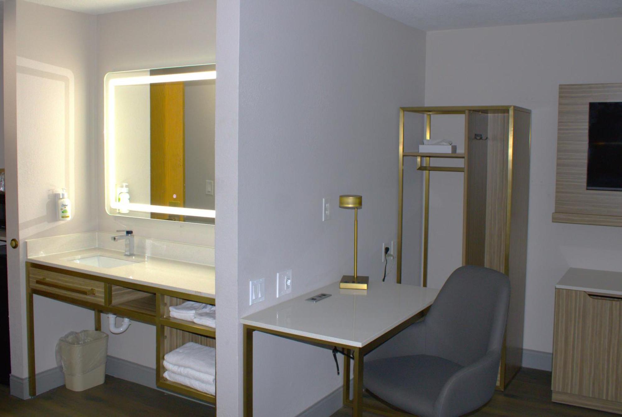 Baymont Inn & Suites San Marcos Buitenkant foto